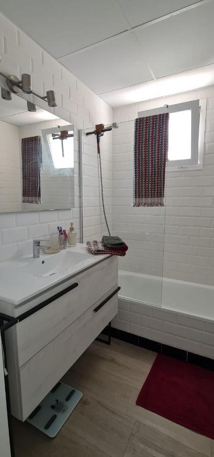 Small Oasis - Appartement 6 Personnes 마닐바 외부 사진