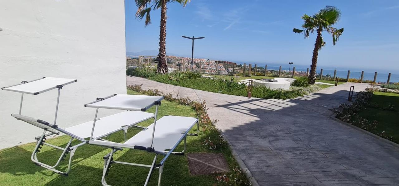 Small Oasis - Appartement 6 Personnes 마닐바 외부 사진
