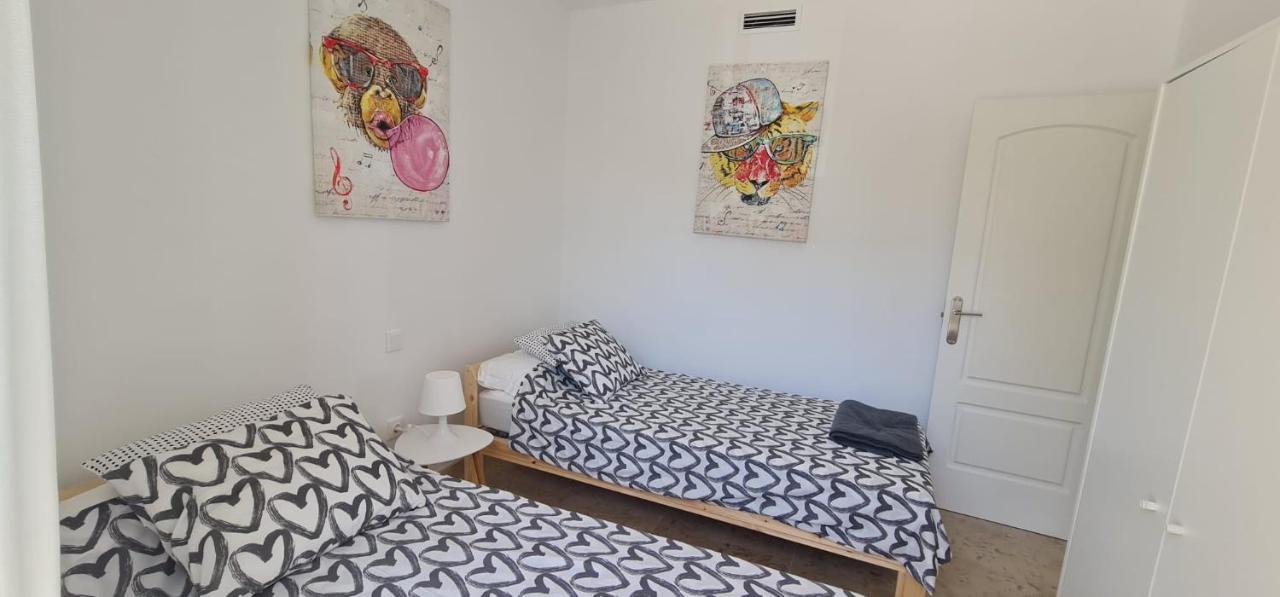 Small Oasis - Appartement 6 Personnes 마닐바 외부 사진